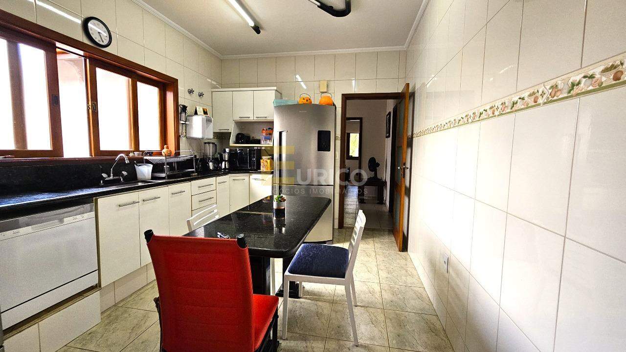 Casa em condomínio à venda no Condomínio Recanto dos Paturis em Vinhedo/SP: 