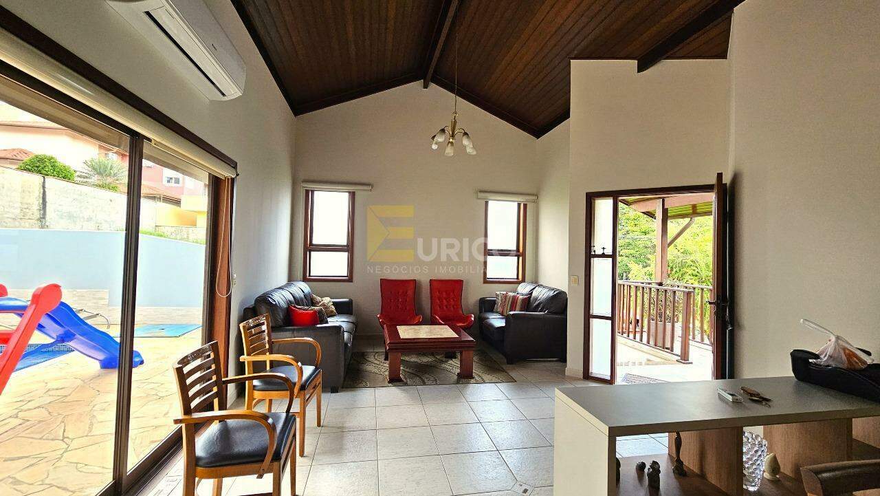 Casa em condomínio à venda no Condomínio Recanto dos Paturis em Vinhedo/SP: 