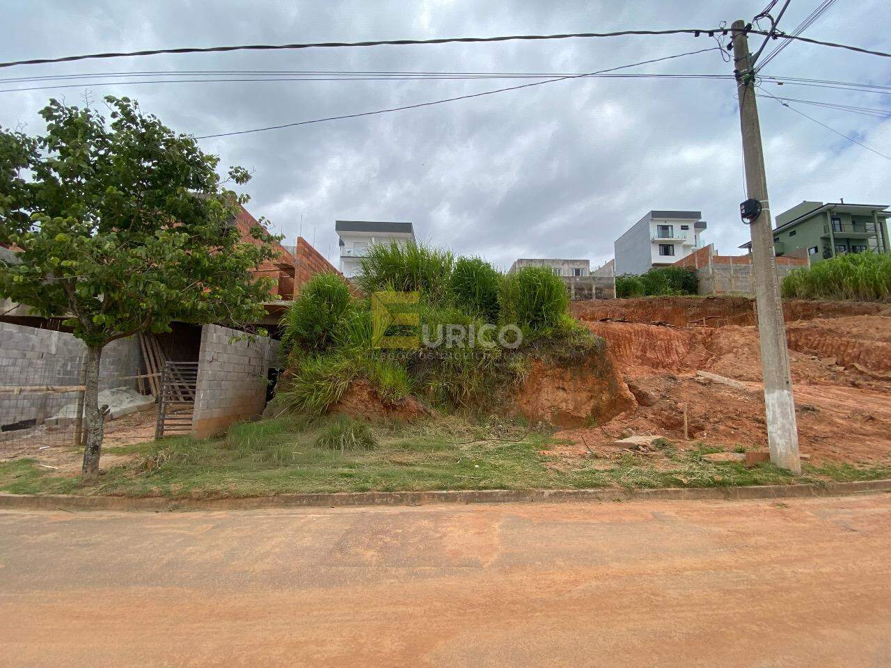 Terreno à venda no Jardim das Videiras em Vinhedo/SP: 