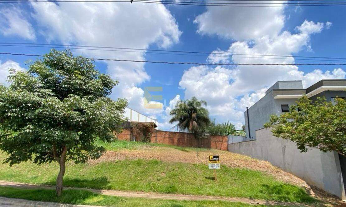 Terreno à venda no Pinheirinho em Vinhedo/SP: 