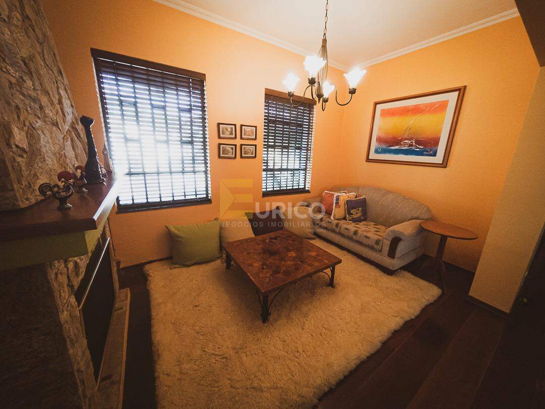 Casa em condomínio à venda no Condomínio Colinas dos Álamos em Valinhos/SP: 