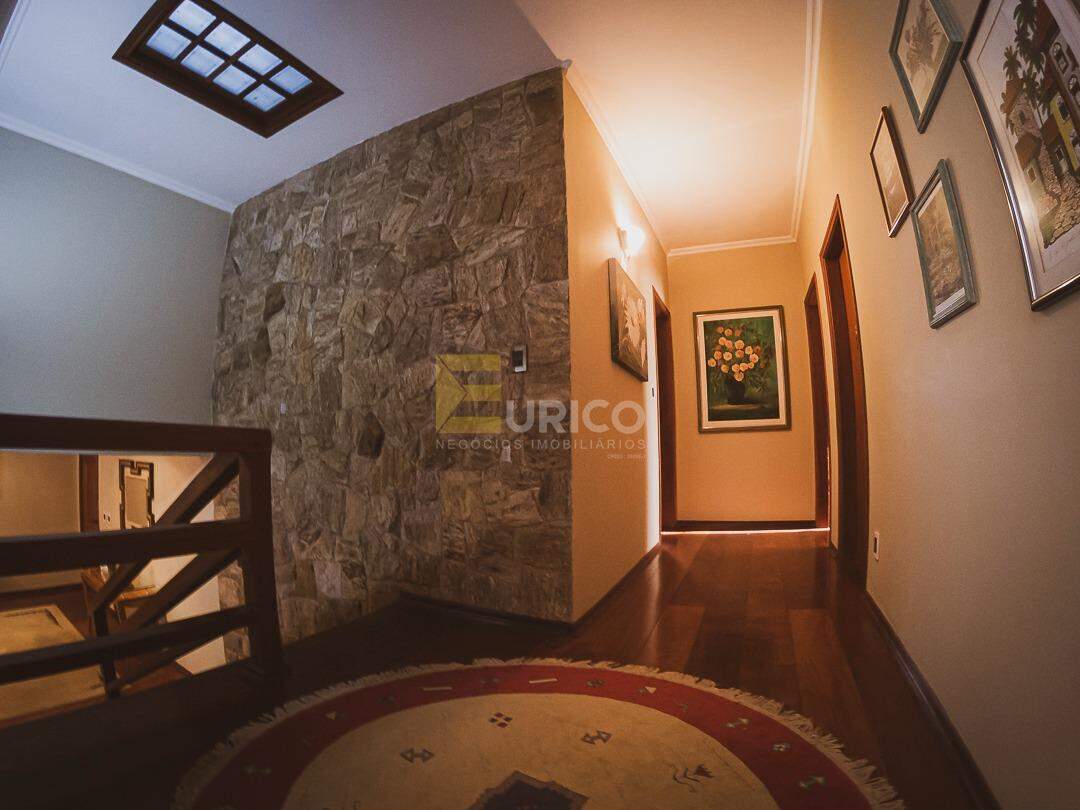 Casa em condomínio à venda no Condomínio Colinas dos Álamos em Valinhos/SP: 