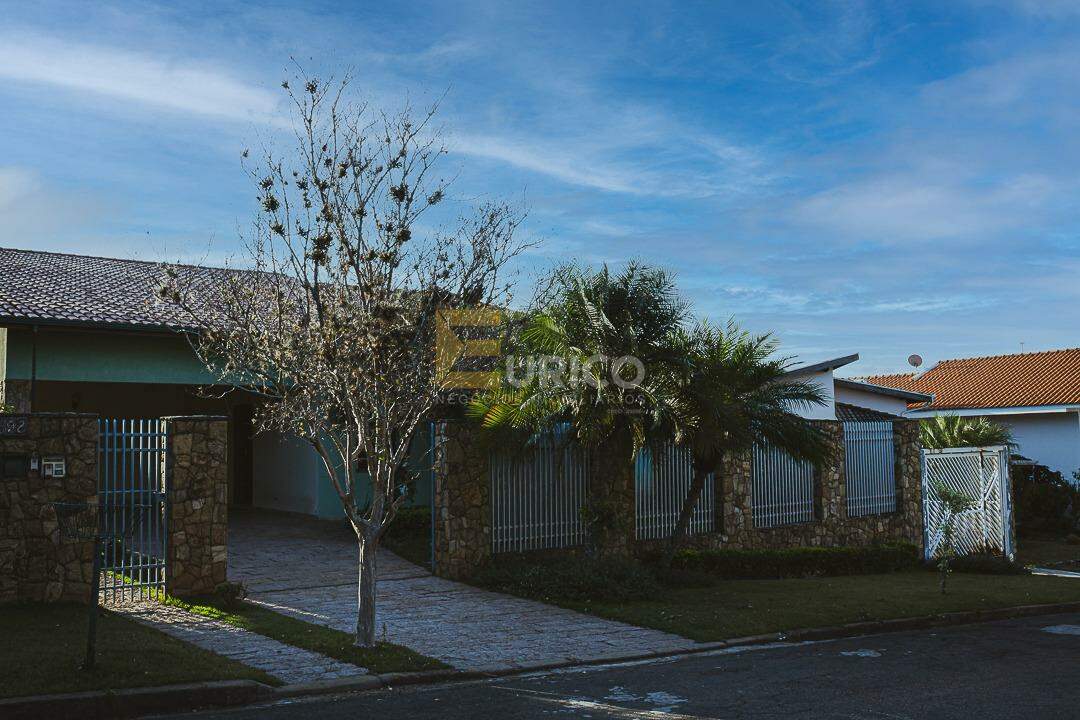 Casa em condomínio à venda no Condomínio Colinas dos Álamos em Valinhos/SP: 