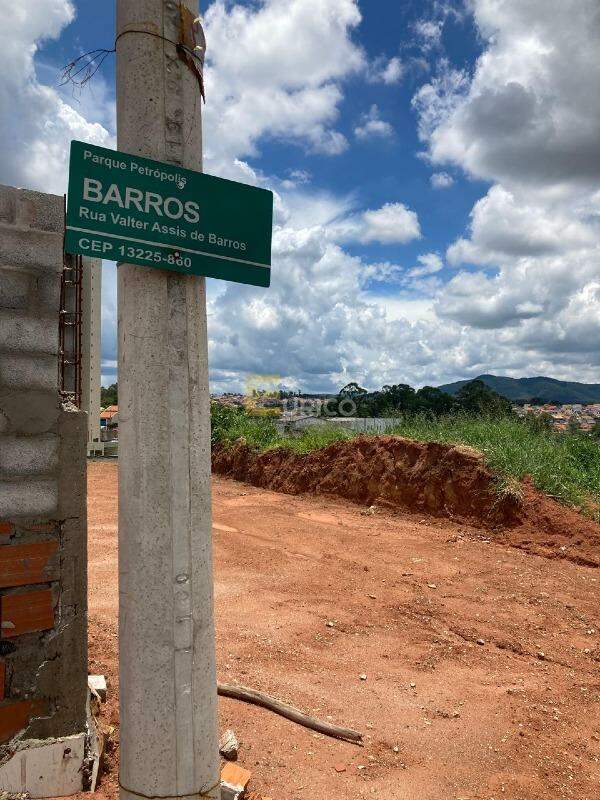Terreno à venda no Parque Petrópollis em VÁRZEA PAULISTA/SP: 