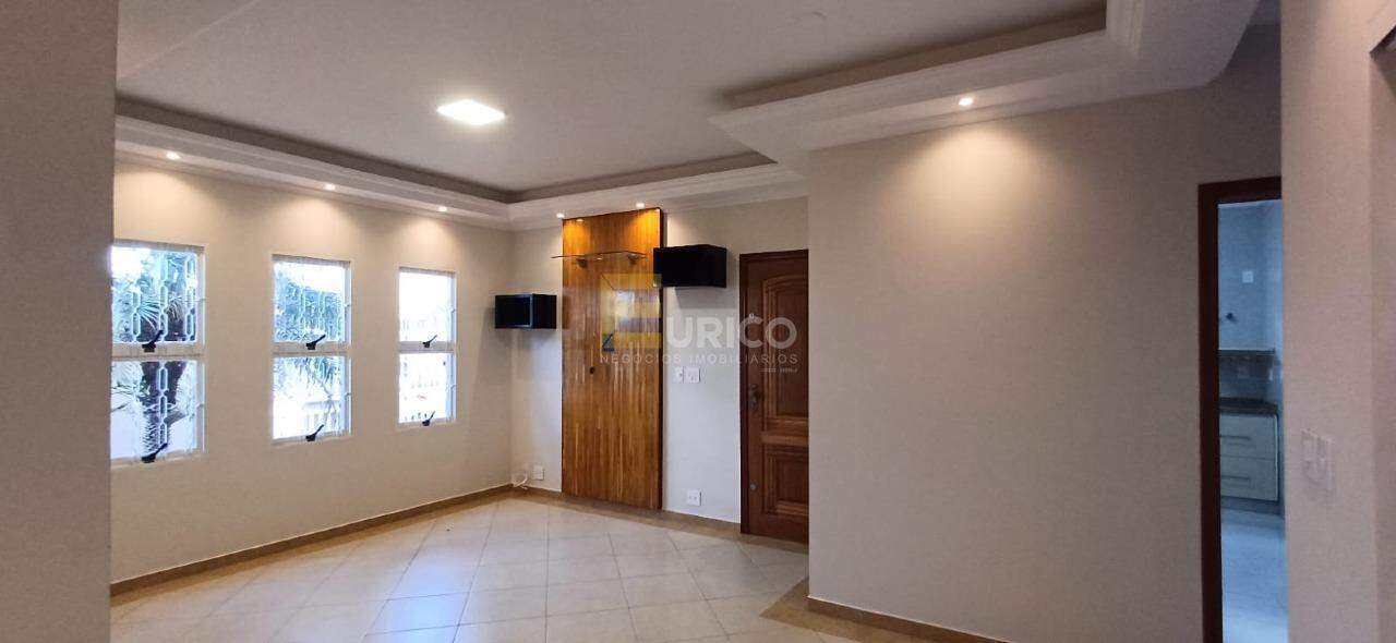 Casa à venda no JARDIM SANTA HELENA em Valinhos/SP: 