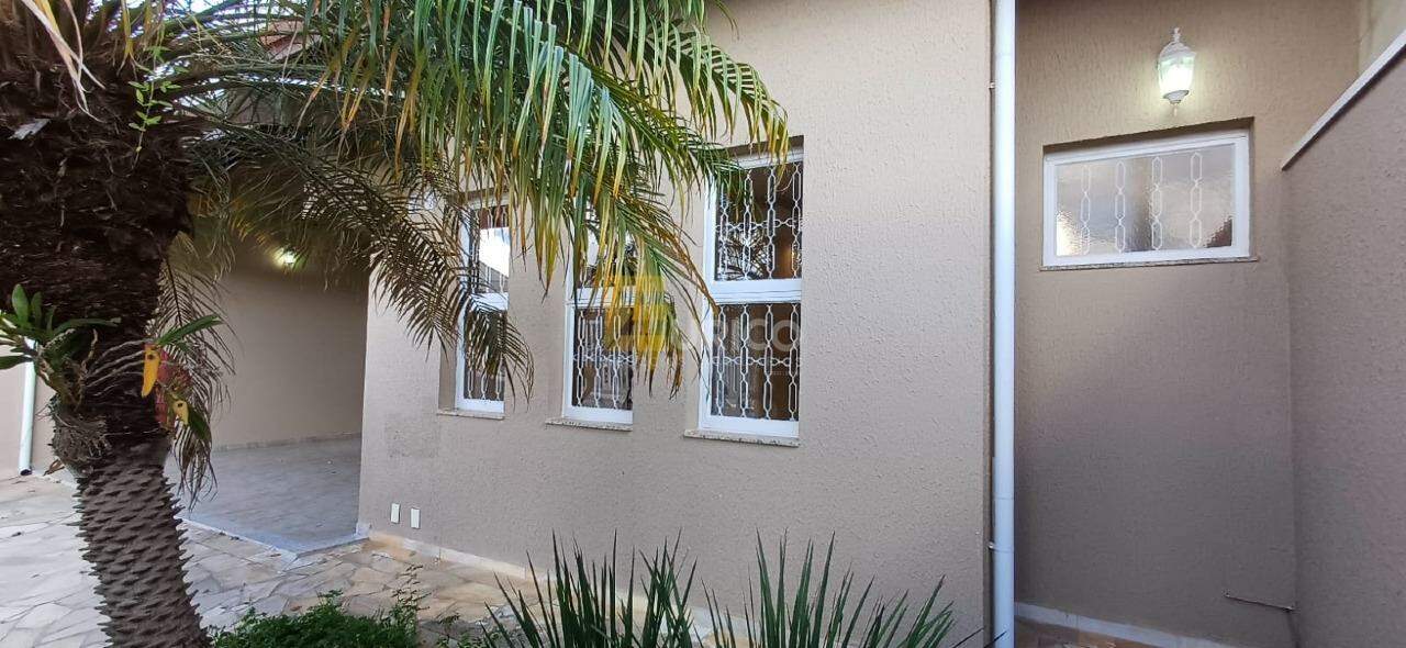 Casa à venda no JARDIM SANTA HELENA em Valinhos/SP: 