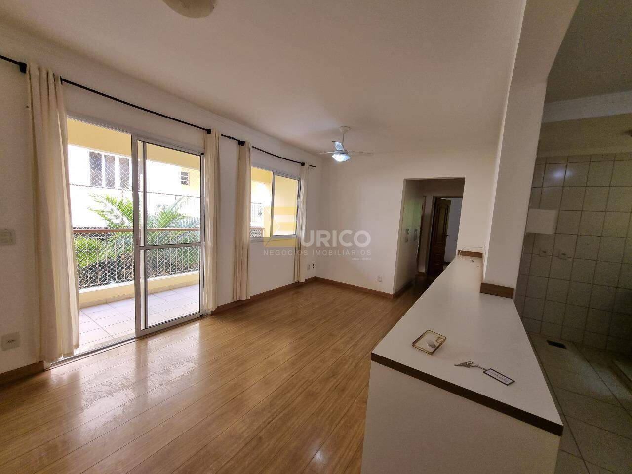 Apartamento à venda no Condomínio Edifico Europa em Vinhedo/SP: Sala com vista para sacada