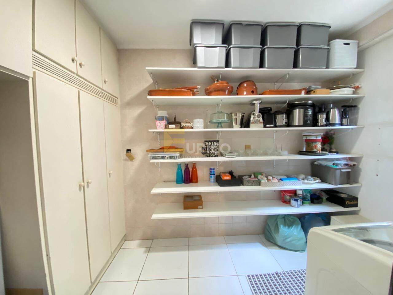 Casa em condomínio para aluguel no Condomínio Vista Alegre - Sede em Vinhedo/SP: LAVANDERIA
