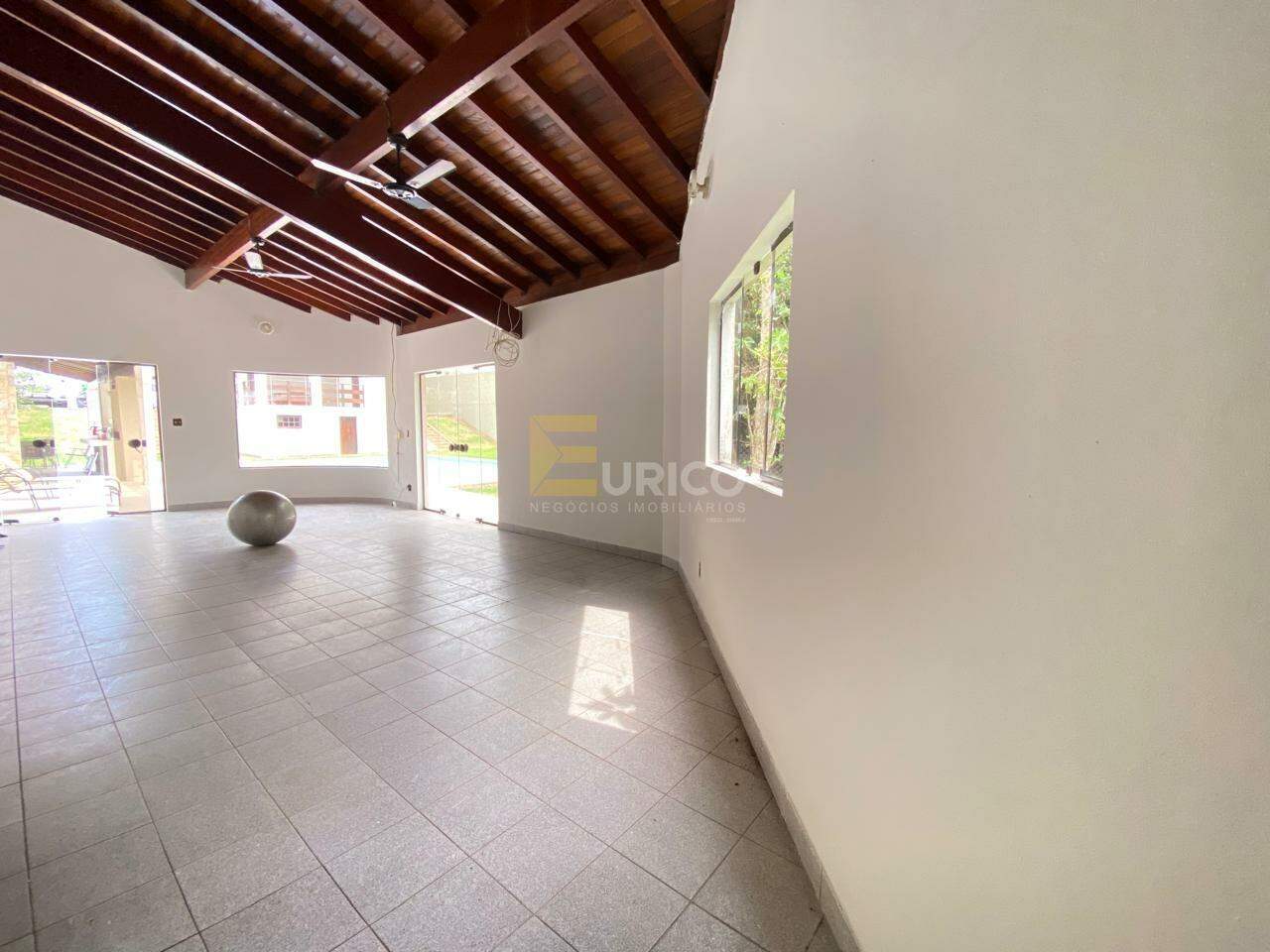 Casa em condomínio para aluguel no Condomínio Vista Alegre - Sede em Vinhedo/SP: SALÃO