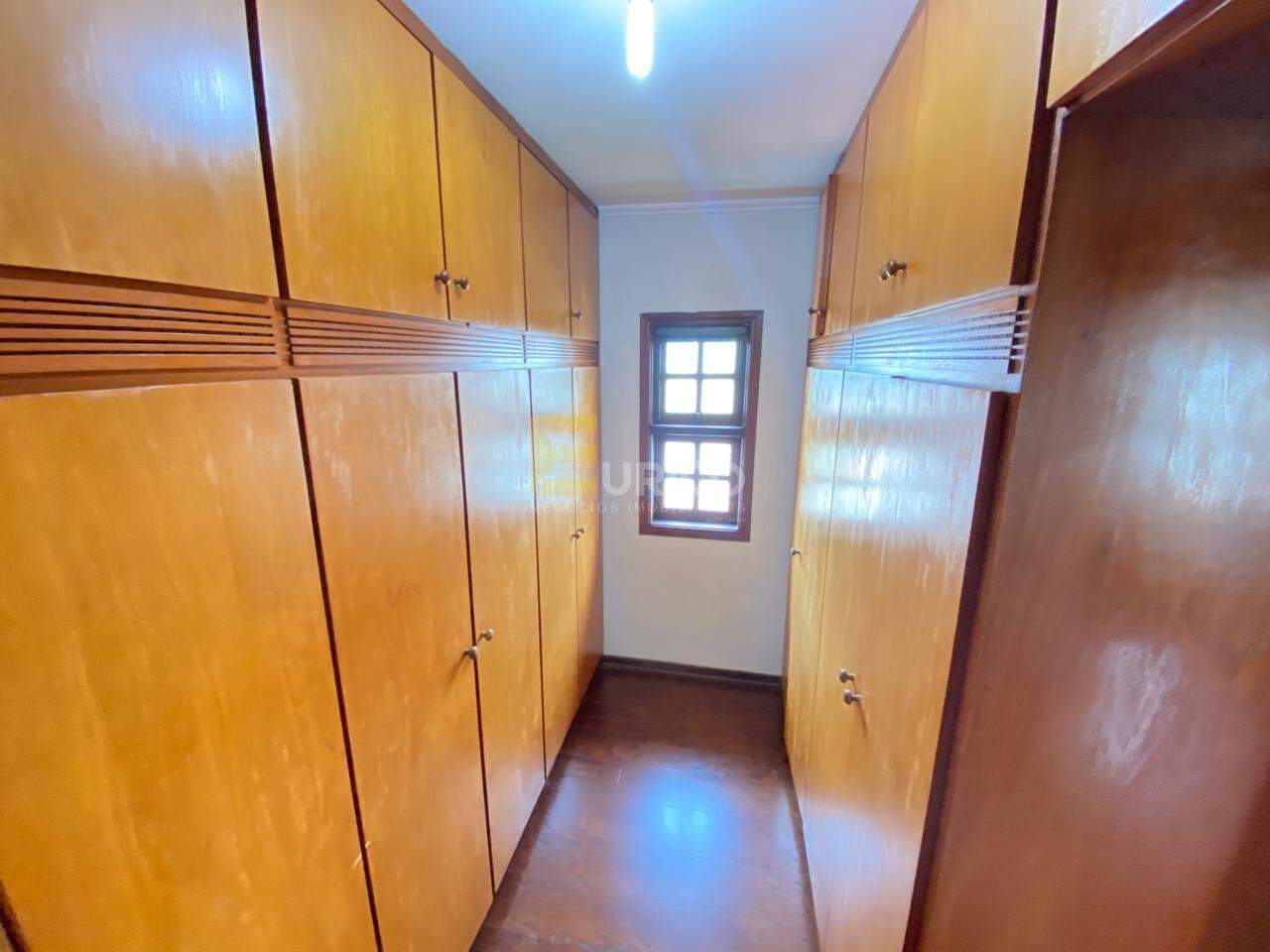 Casa em condomínio para aluguel no Condomínio Vista Alegre - Sede em Vinhedo/SP: CLOSET SUÍTE