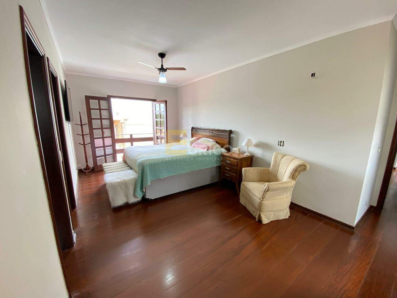 Casa em condomínio para aluguel no Condomínio Vista Alegre - Sede em Vinhedo/SP: SUÍTE MASTER