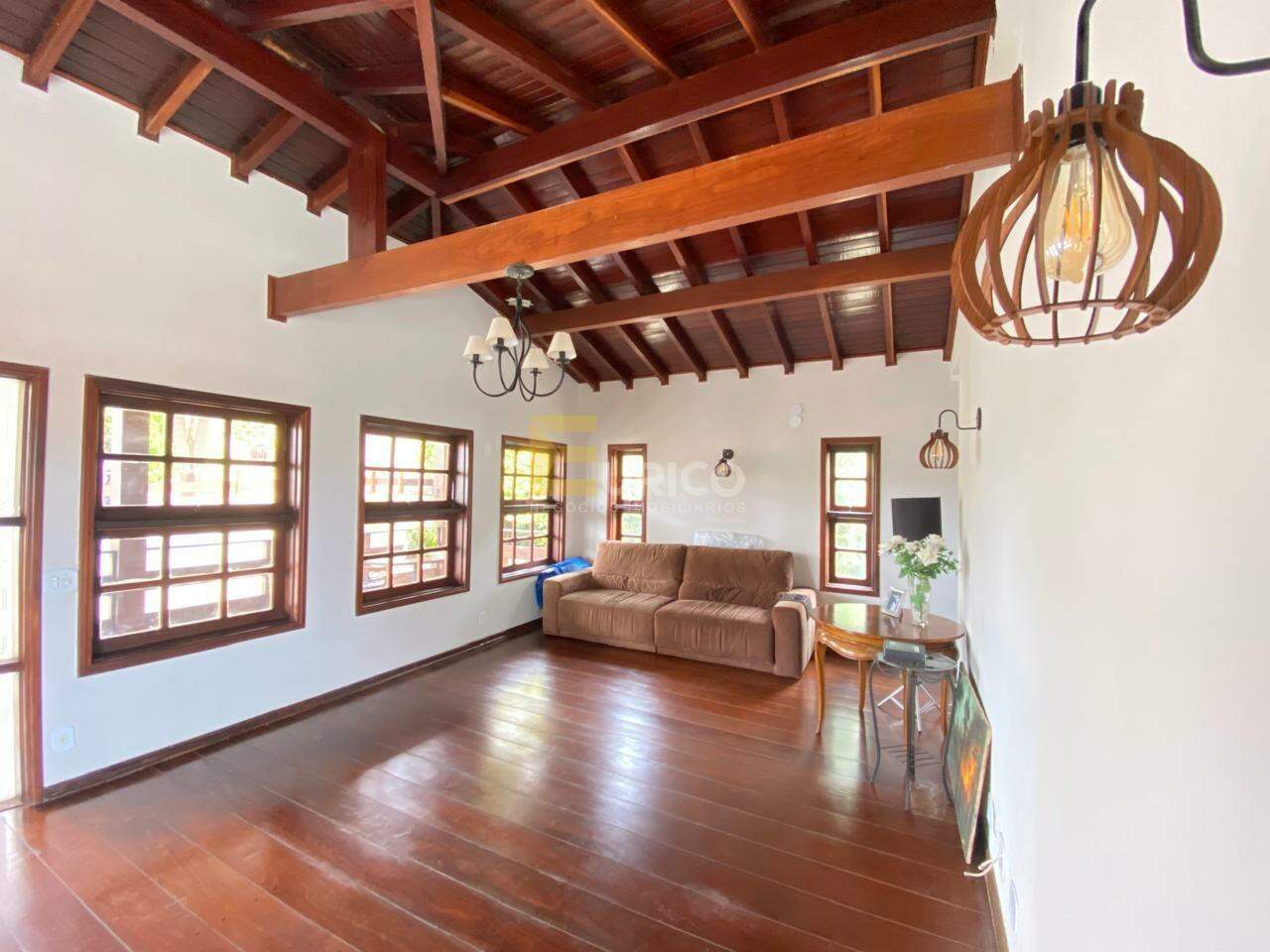 Casa em condomínio para aluguel no Condomínio Vista Alegre - Sede em Vinhedo/SP: SALA SUPERIOR
