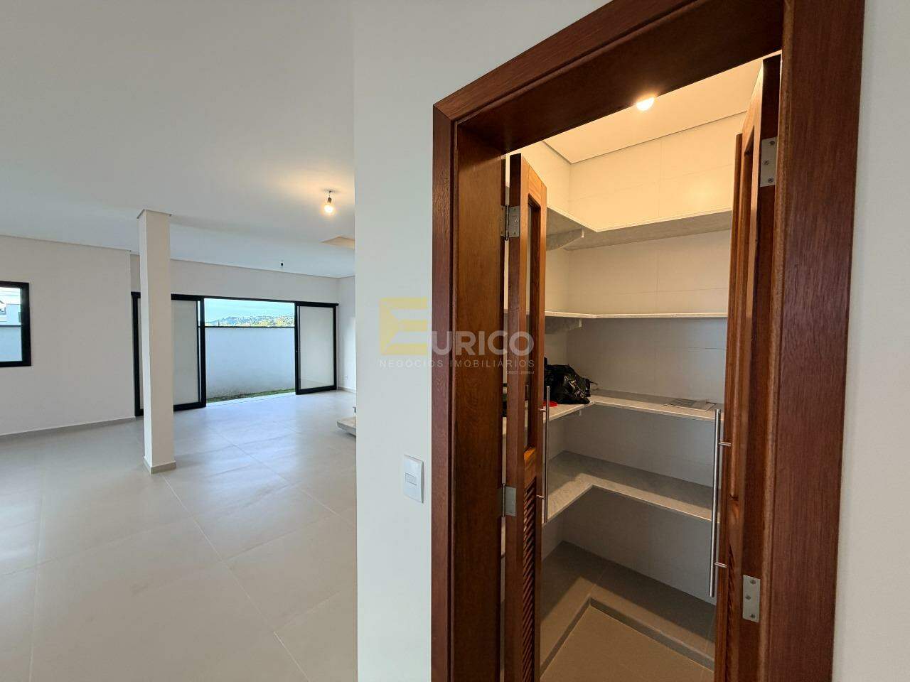 Casa em condomínio à venda no Condomínio Santa Isabel em Louveira/SP: