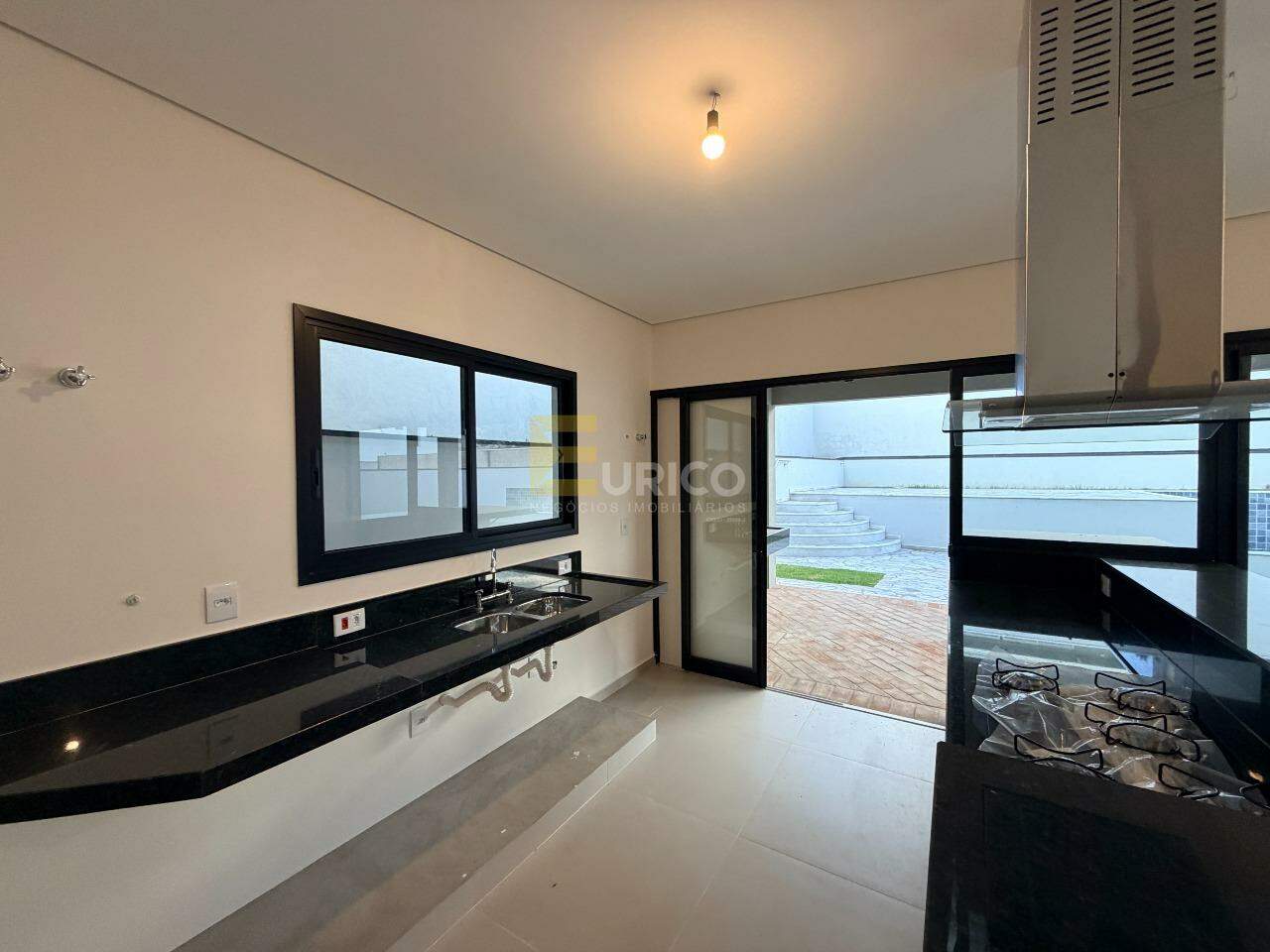 Casa em condomínio à venda no Condomínio Santa Isabel em Louveira/SP: