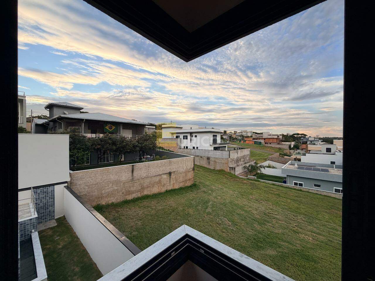Casa em condomínio à venda no Condomínio Santa Isabel em Louveira/SP: