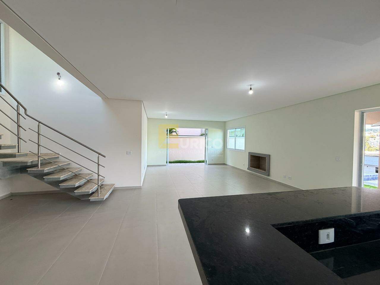 Casa em condomínio à venda no Condomínio Santa Isabel em Louveira/SP: 