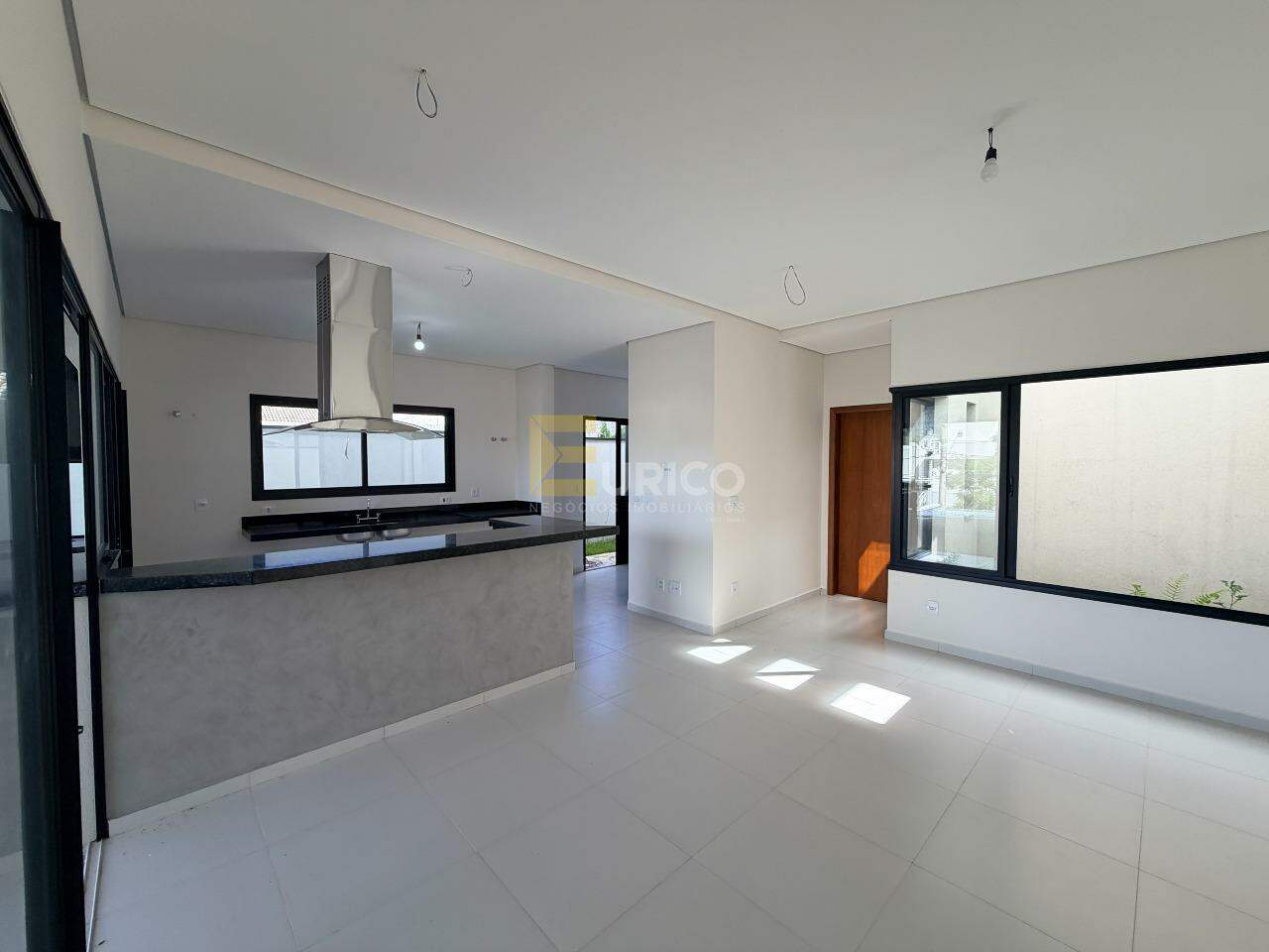 Casa em condomínio à venda no Condomínio Santa Isabel em Louveira/SP: 