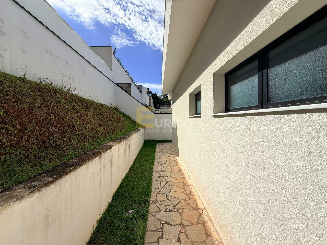 Casa em condomínio à venda no Condomínio Santa Isabel em Louveira/SP: 