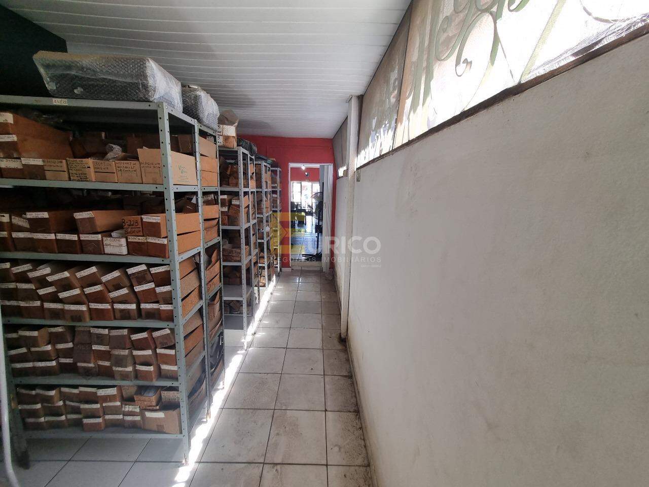 Casa à venda no Centro em Vinhedo/SP: Salão Comercial