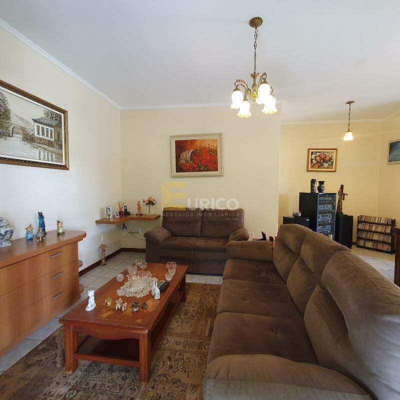 Casa à venda no Bosque das Arapongas em Serra Negra/SP: 