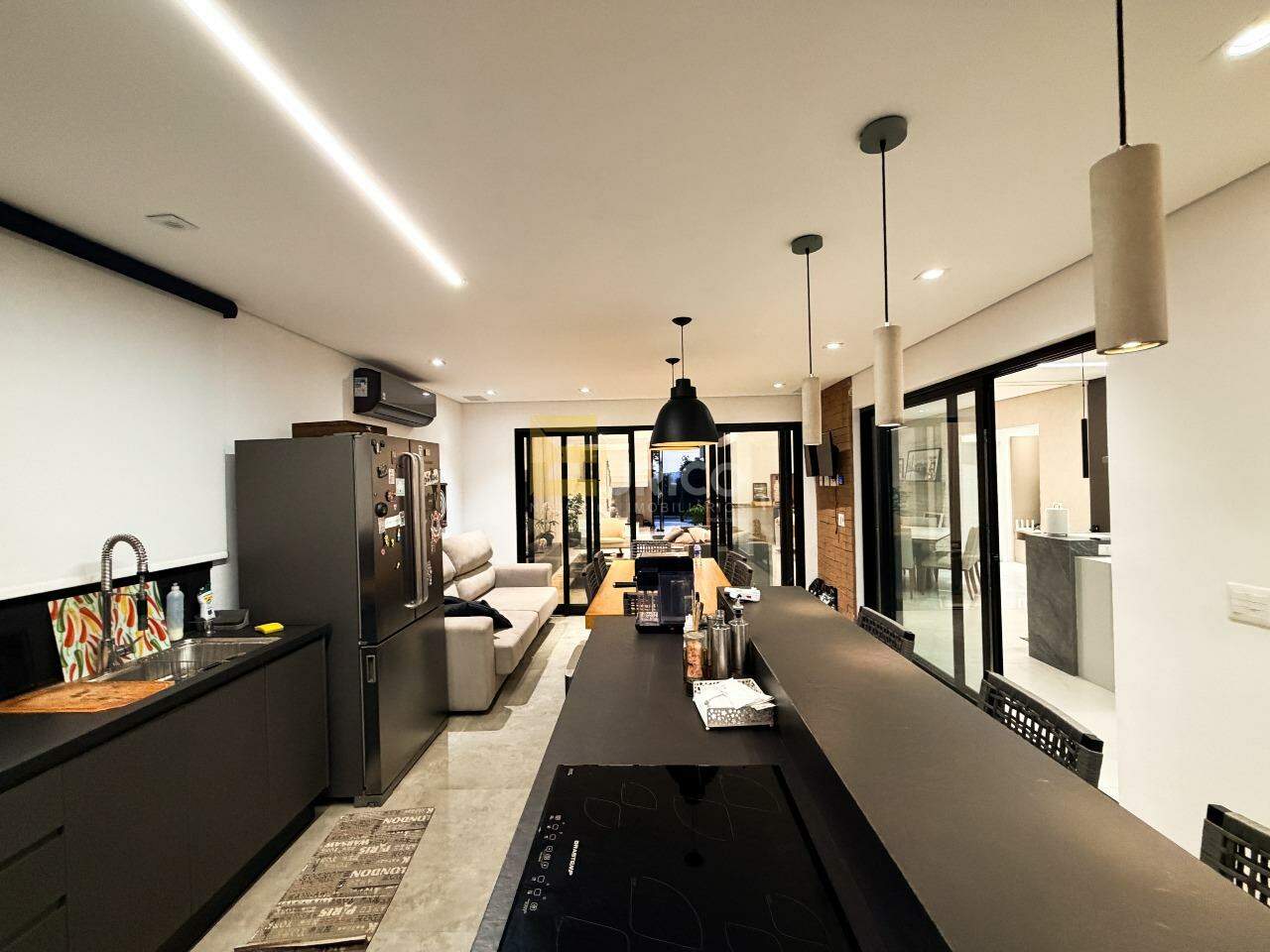 Casa em condomínio à venda no Condomínio Santa Isabel em Louveira/SP: 