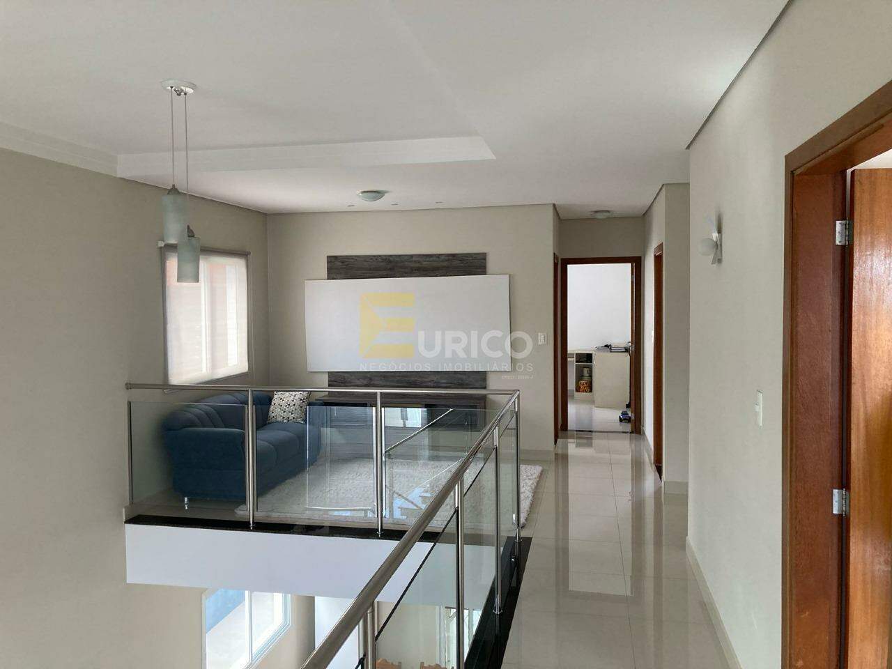 Casa à venda no JARDIM SANTA HELENA em Valinhos/SP: 