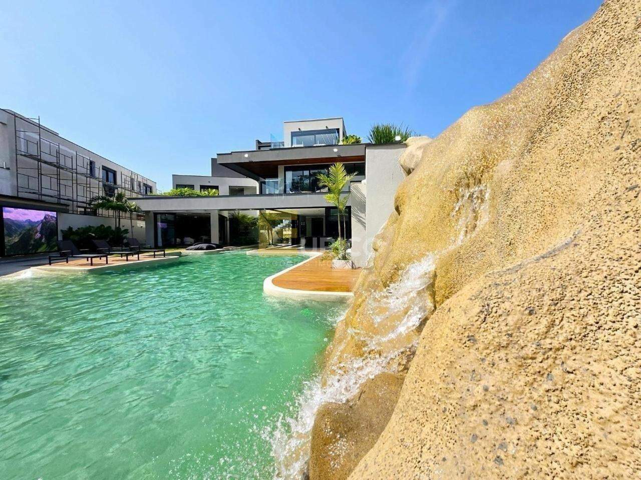 Casa à venda no Riviera de São Lourenço em Bertioga/SP: 