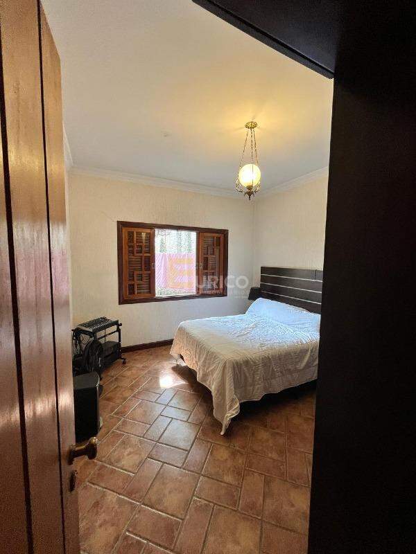 Casa à venda no JARDIM DAS PALMEIRAS em Valinhos/SP: 