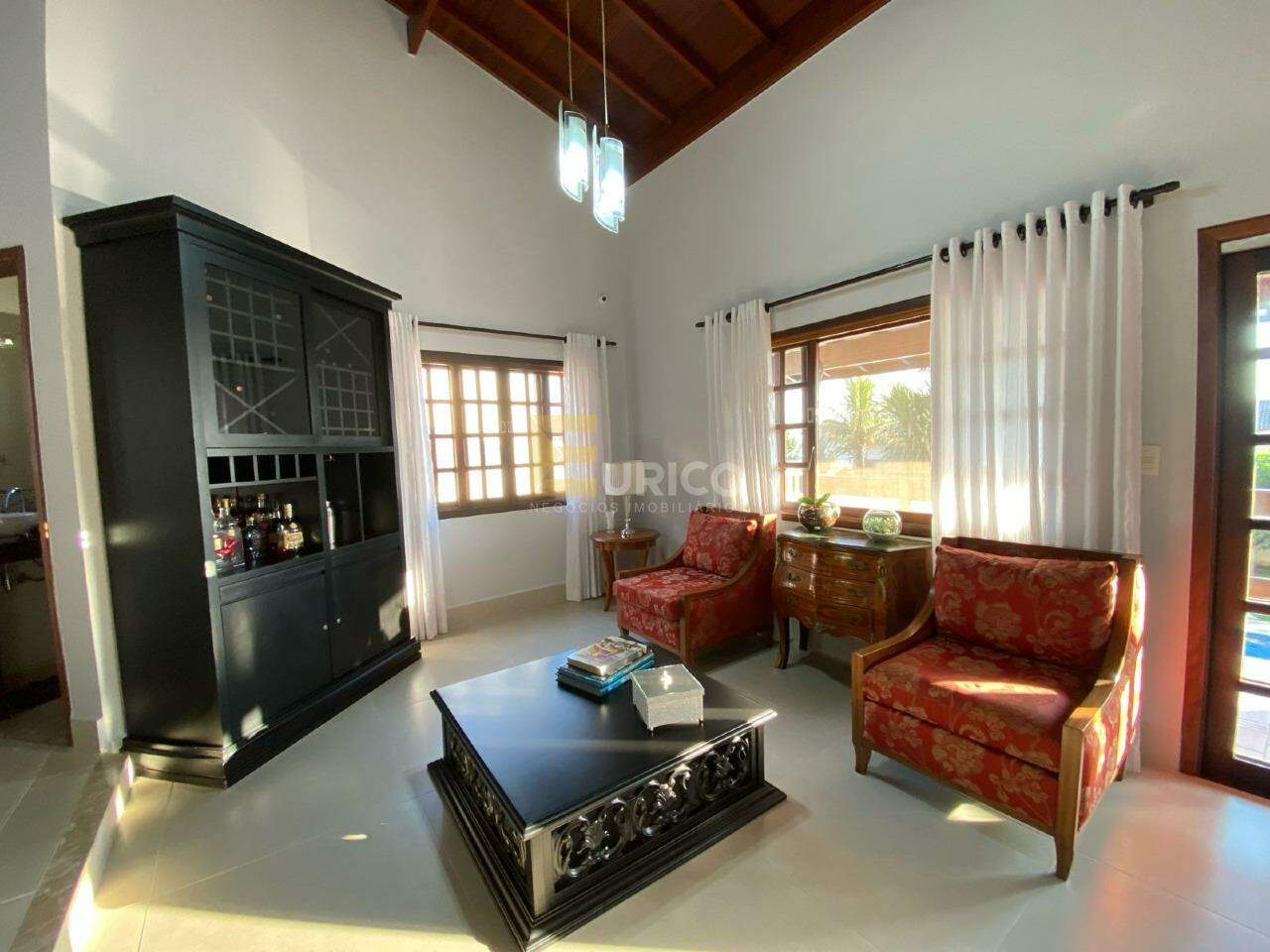 Casa em condomínio à venda no Condomínio Alpes de Vinhedo em Vinhedo/SP: SALA DE ESTAR