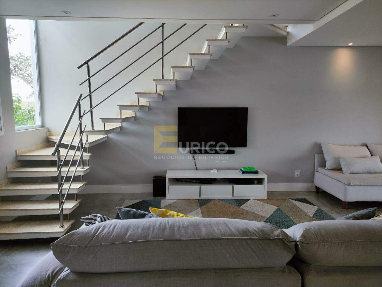 Casa em condomínio à venda no Condomínio Flor da Serra em Valinhos/SP: 