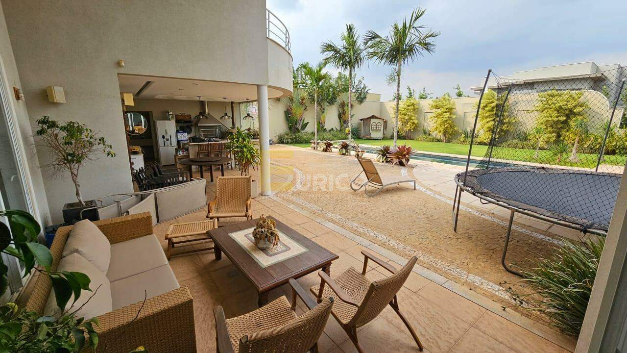 Casa em condomínio à venda no Condomínio Villa Lombarda em Valinhos/SP: 