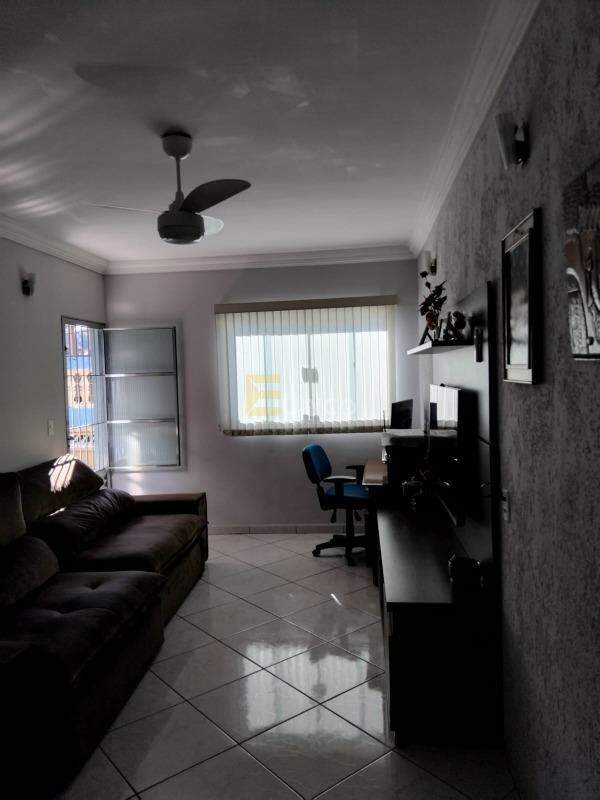 Casa à venda no JARDIM DAS TULIPAS em Jundiaí/SP: 