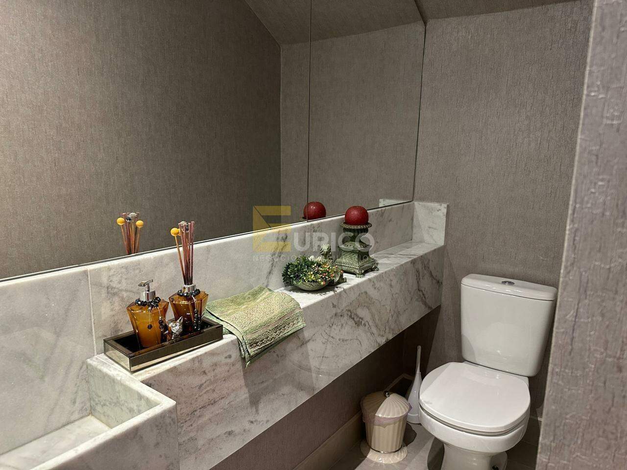 Casa em condomínio à venda no Condomínio Quinta das Parreiras em Valinhos/SP: 