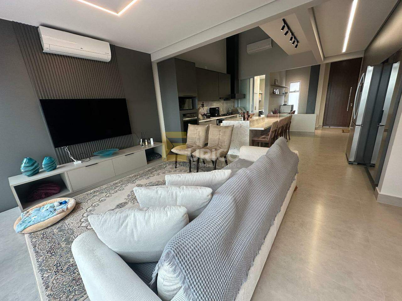 Casa em condomínio à venda no Condomínio Quinta das Parreiras em Valinhos/SP: 