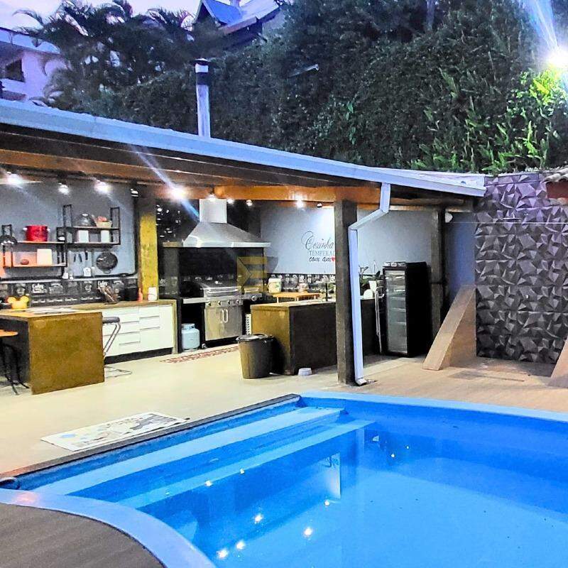 Casa em condomínio à venda no Alphaville em Santana de Parnaíba/SP: 