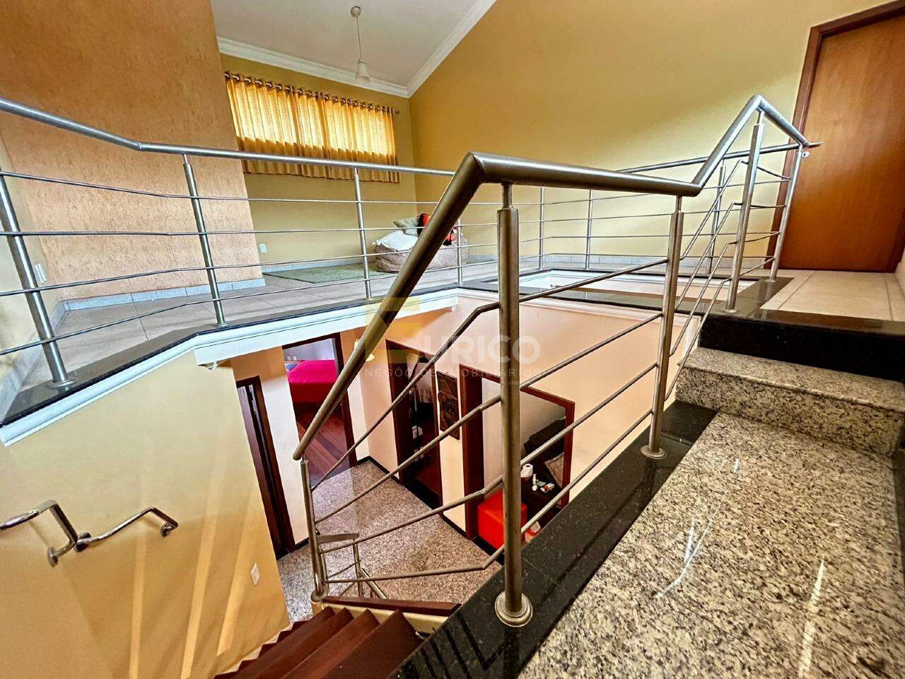 Casa em condomínio à venda no Condomínio Reserva Colonial em Valinhos/SP: 