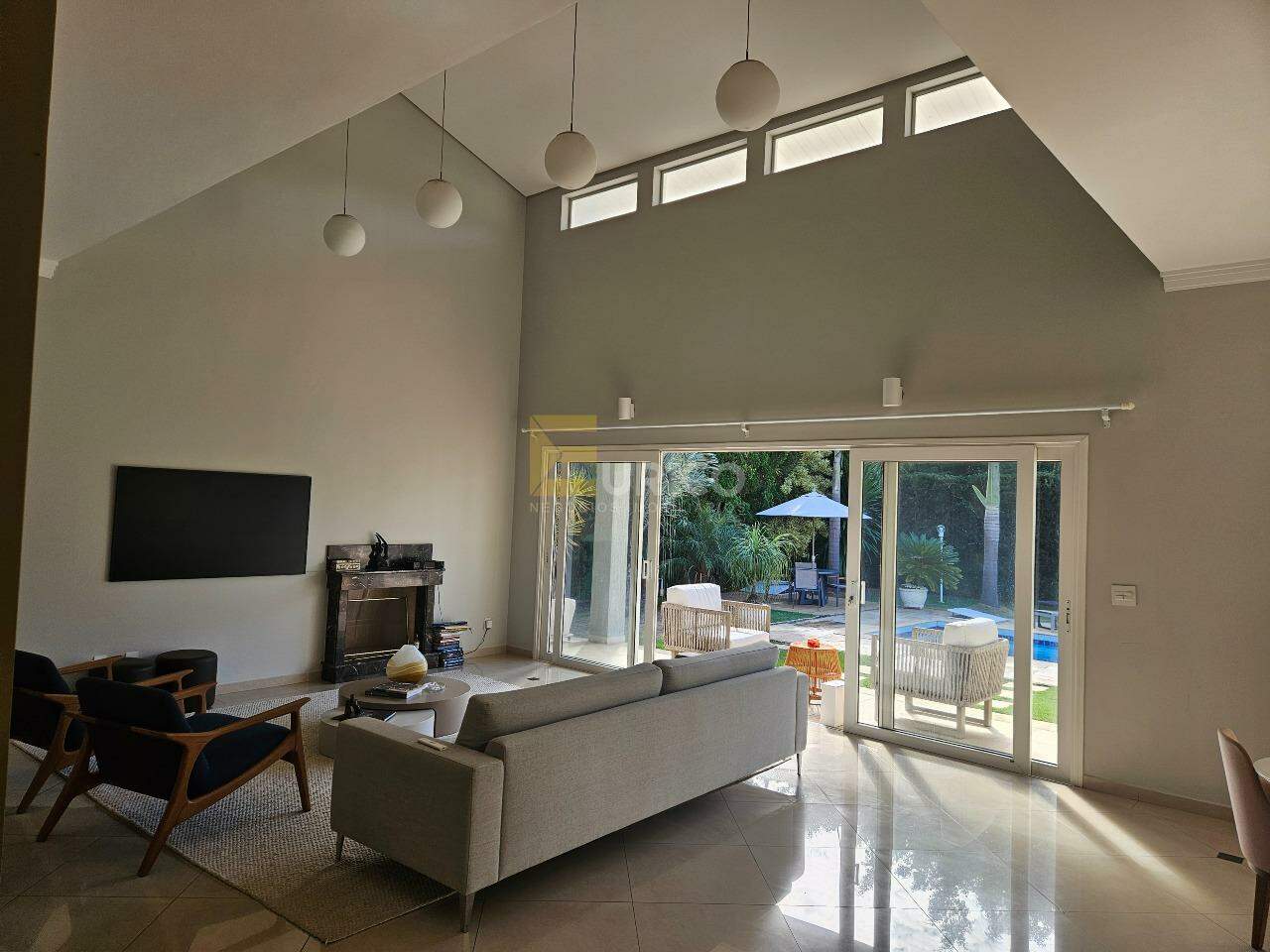 Casa em condomínio à venda no Condomínio Portal do Lago em Valinhos/SP: 