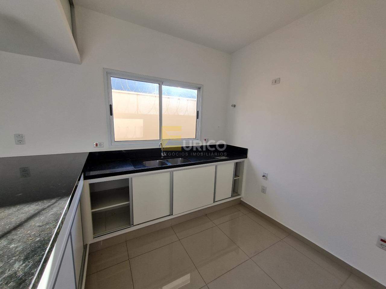 Casa à venda no Jd. Santa Rosa em Vinhedo/SP: Cozinha com armários