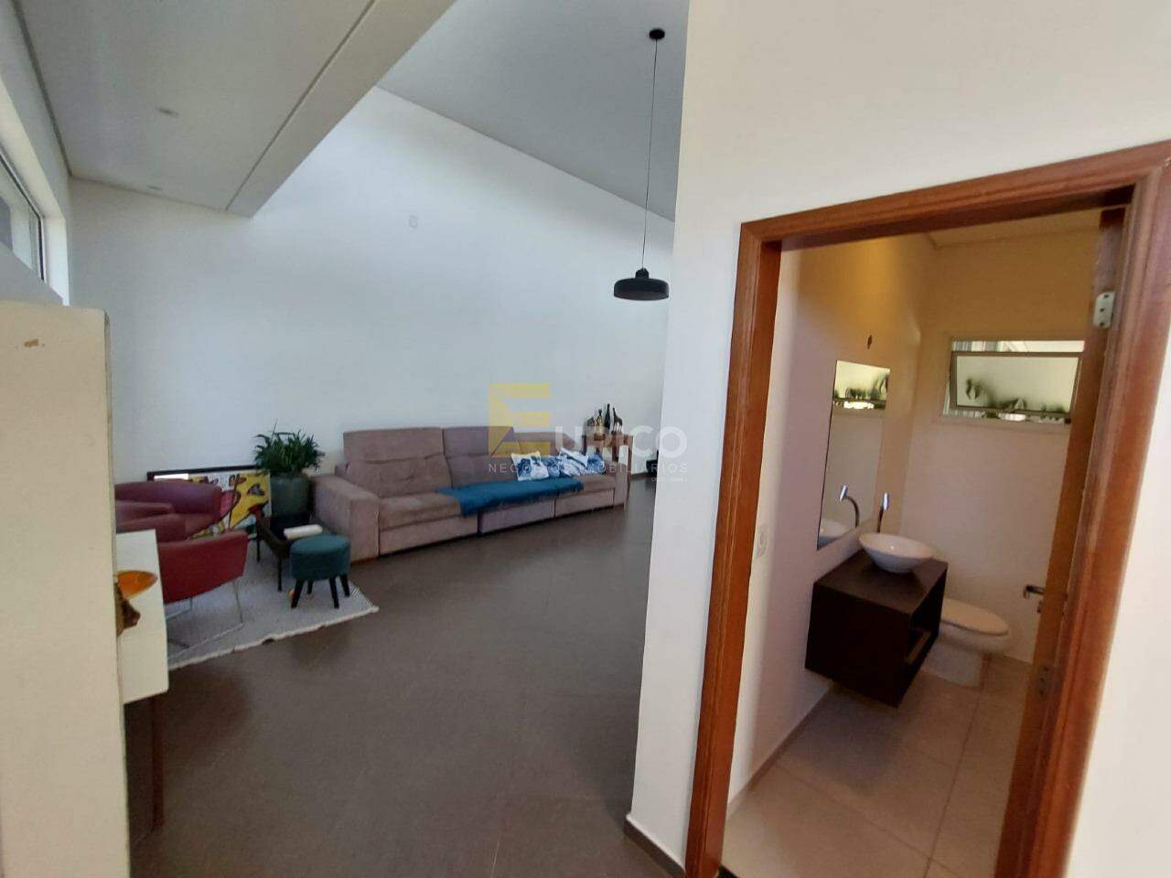 Casa em condomínio para aluguel no Condomínio Colinas de Inhandjara em Itupeva/SP: 