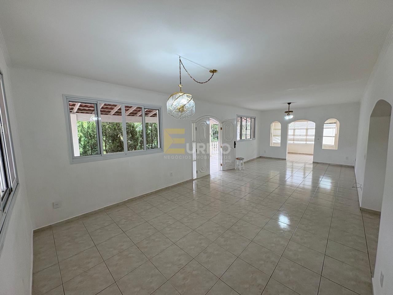 Casa em condomínio à venda no Condomínio Estância Marambaia em Vinhedo/SP: SALA