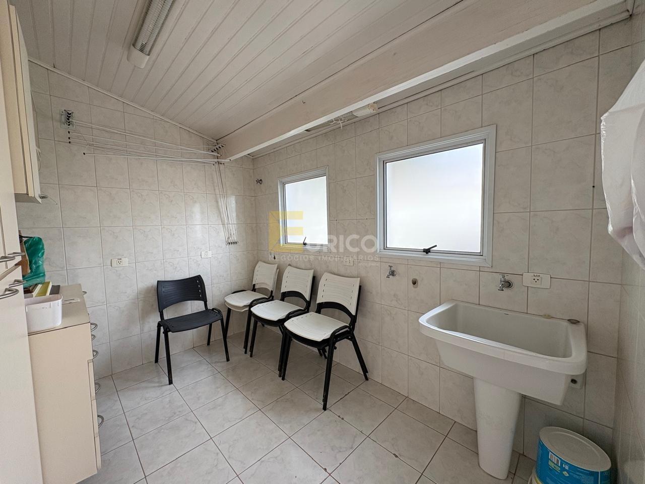 Casa em condomínio à venda no Condomínio Estância Marambaia em Vinhedo/SP: LAVANDERIA