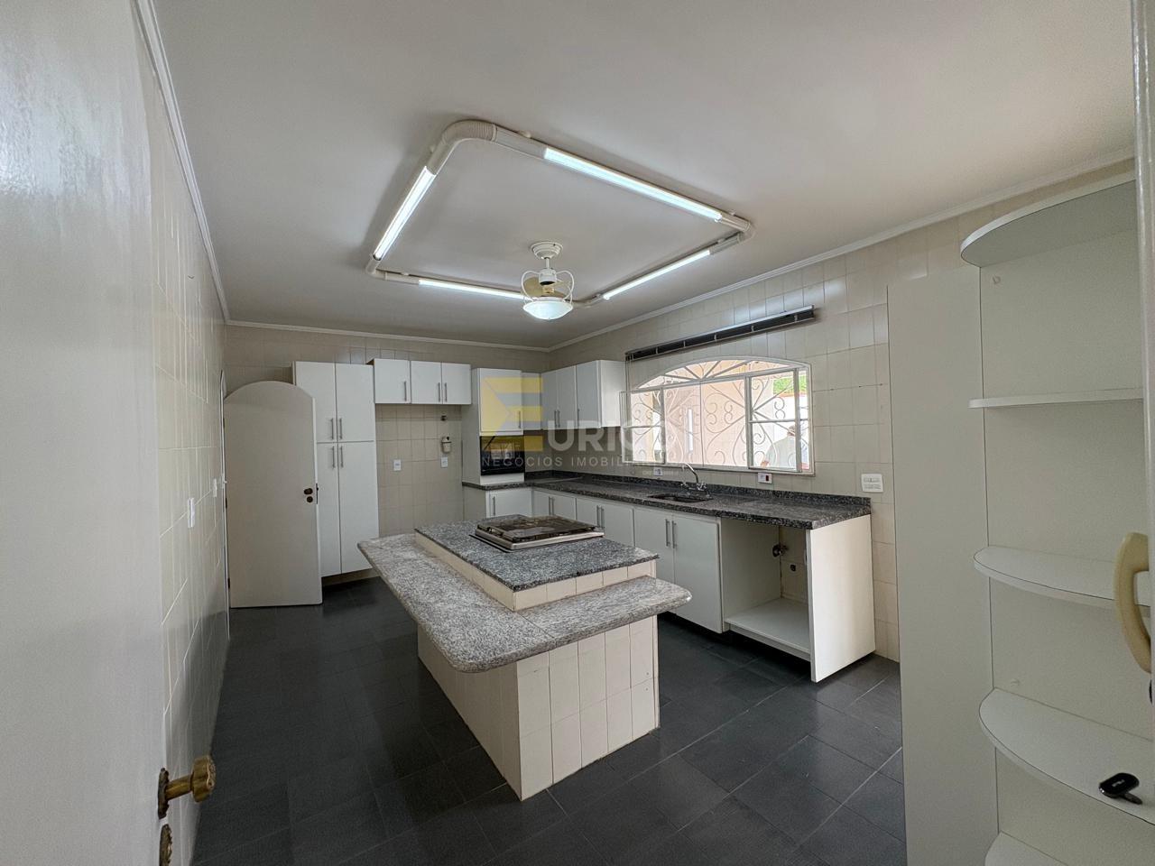 Casa em condomínio à venda no Condomínio Estância Marambaia em Vinhedo/SP: COZINHA