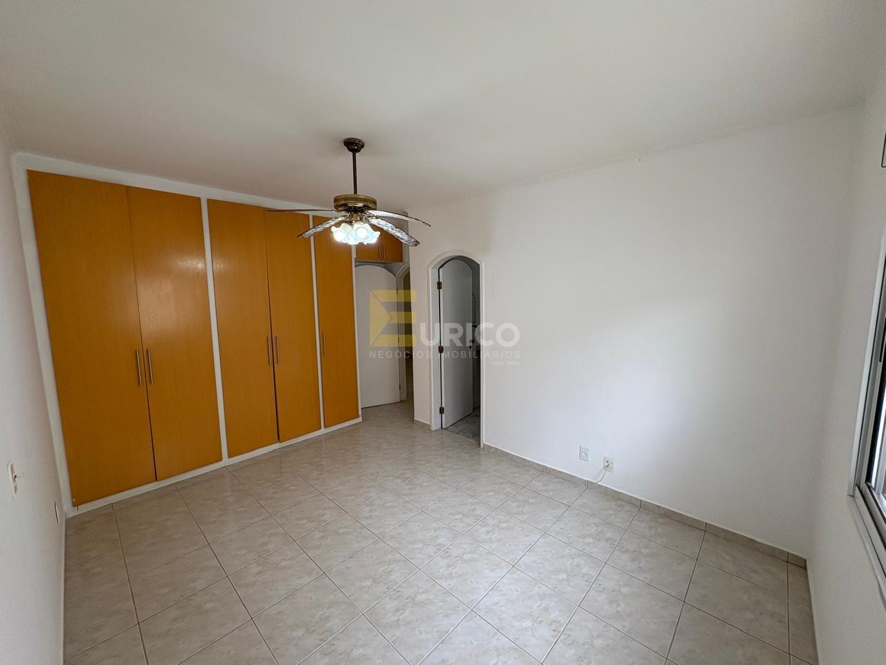 Casa em condomínio à venda no Condomínio Estância Marambaia em Vinhedo/SP: 1ª SUÍTE