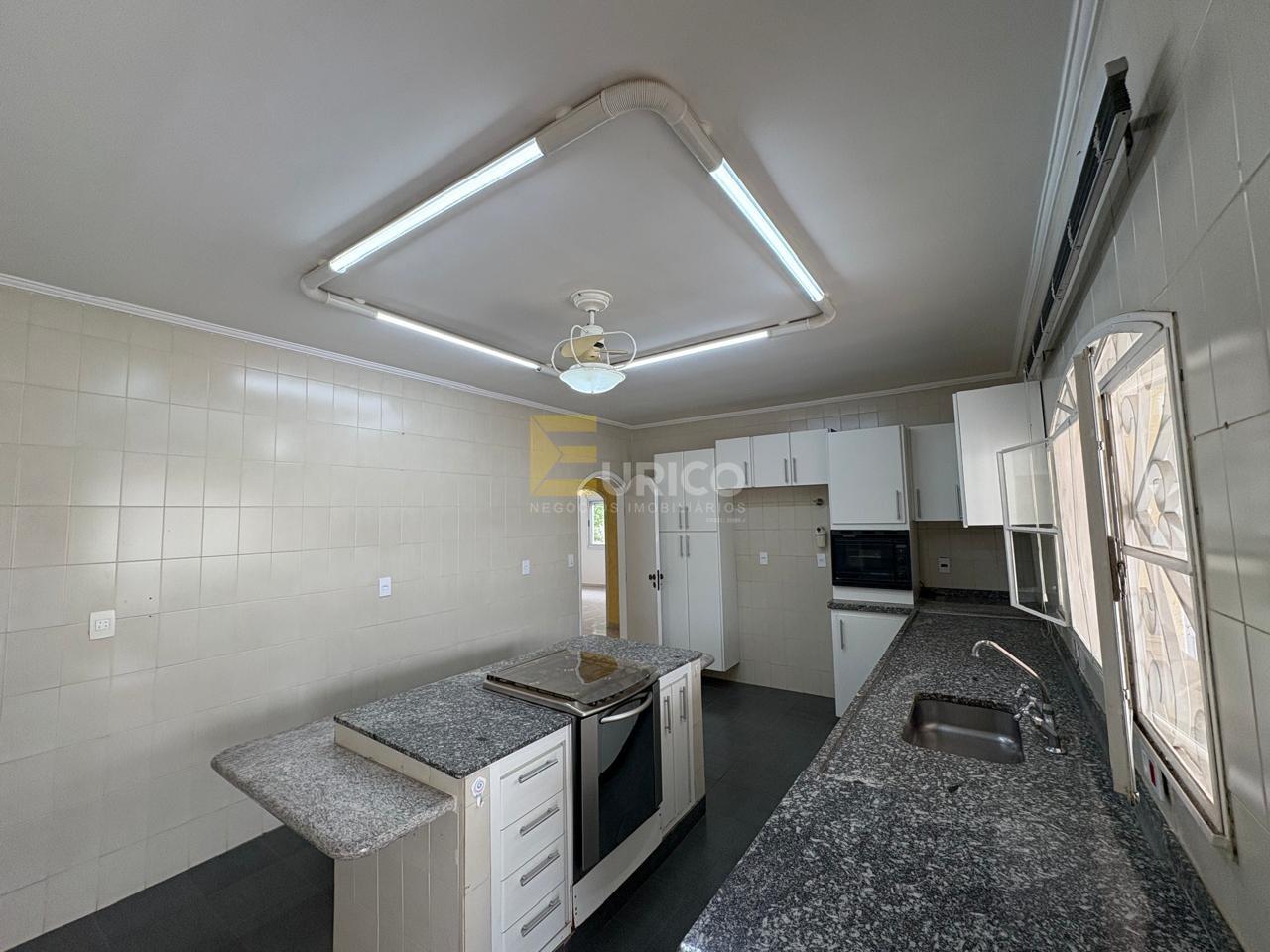 Casa em condomínio à venda no Condomínio Estância Marambaia em Vinhedo/SP: COZINHA