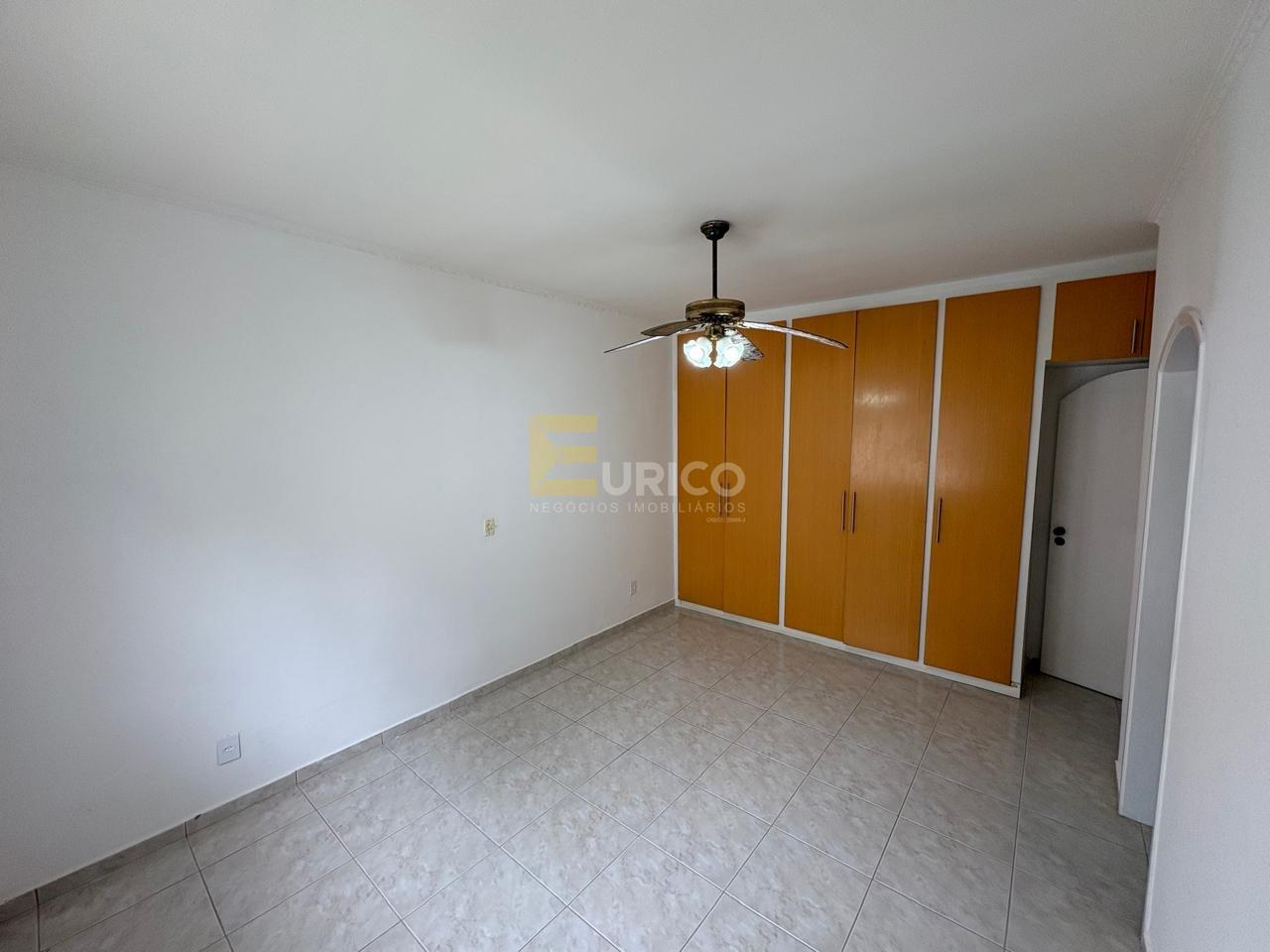 Casa em condomínio à venda no Condomínio Estância Marambaia em Vinhedo/SP: 1ª SUÍTE