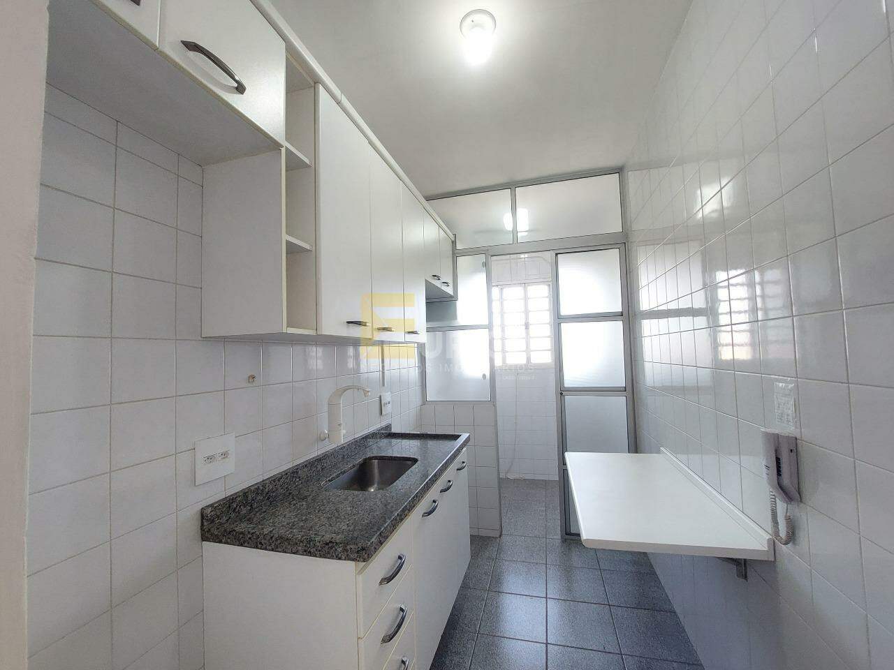Apartamento para aluguel no Condominio Edificio Algarve em Valinhos/SP: 
