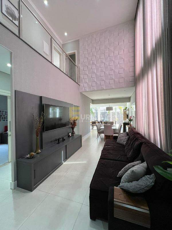 Casa em condomínio à venda no Condomínio Portal do Jequitibá em Valinhos/SP: 