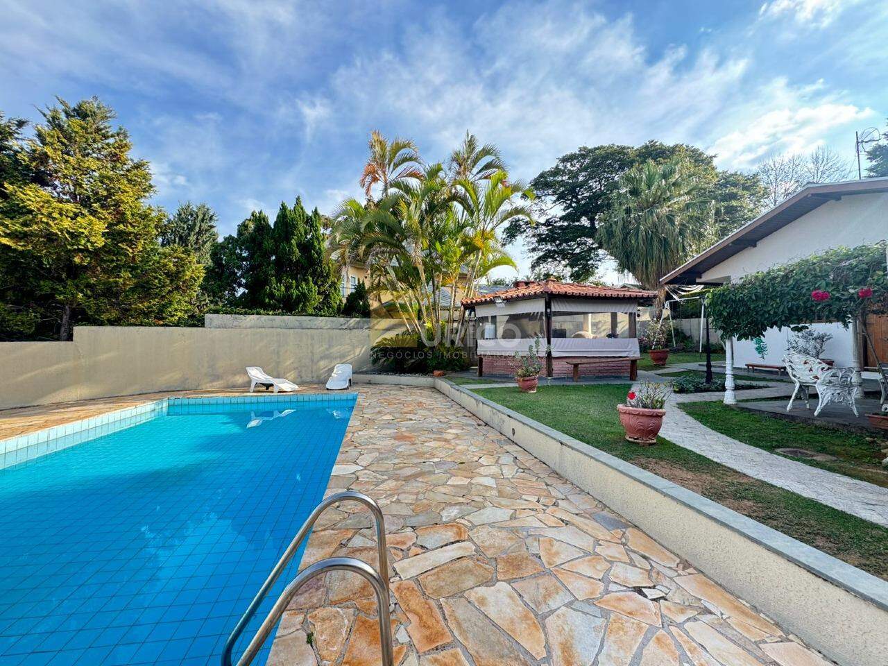 Casa em condomínio à venda no Condomínio Vista Alegre - Sede em Vinhedo/SP: 