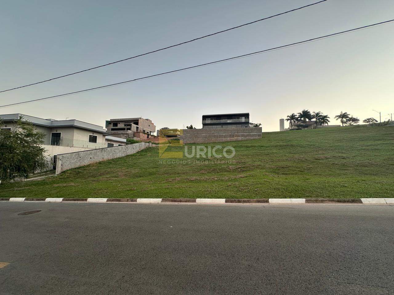Terreno em Condomínio à venda no Condomínio Villa Lombarda em Valinhos/SP: 