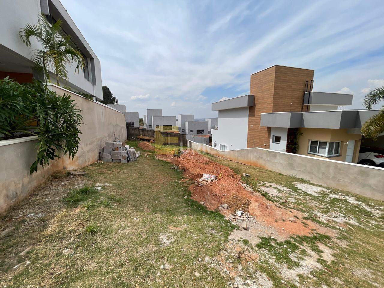 Terreno em Condomínio à venda no Condomínio Porto do Sol em Valinhos/SP: 